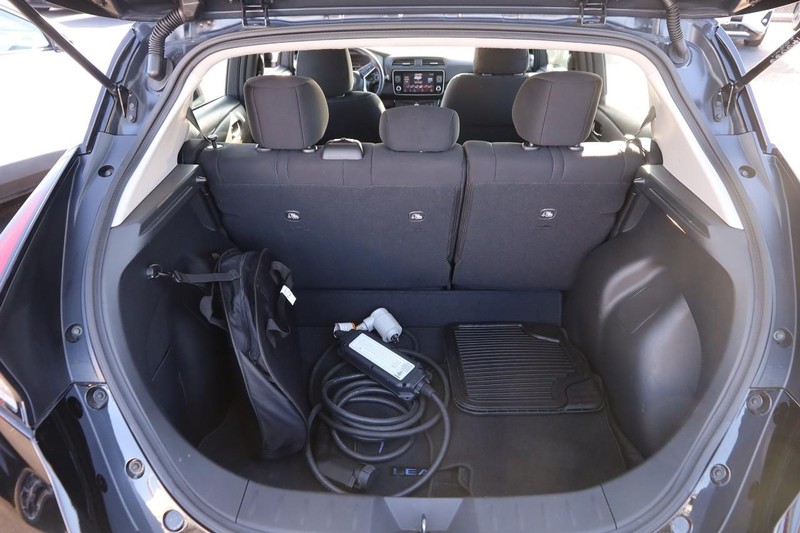 Nissan LEAF Vehicle Image 07