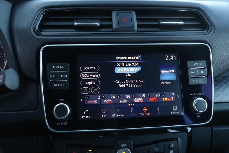 Nissan LEAF Vehicle Image 14