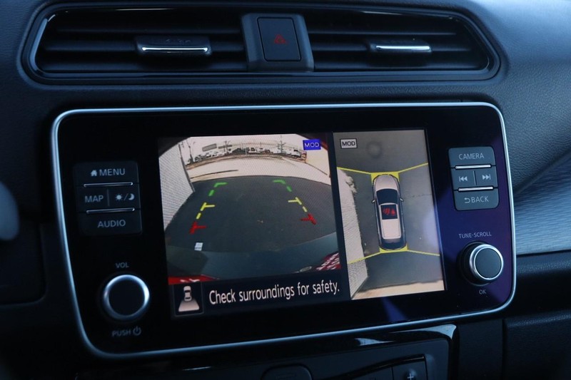 Nissan LEAF Vehicle Image 15