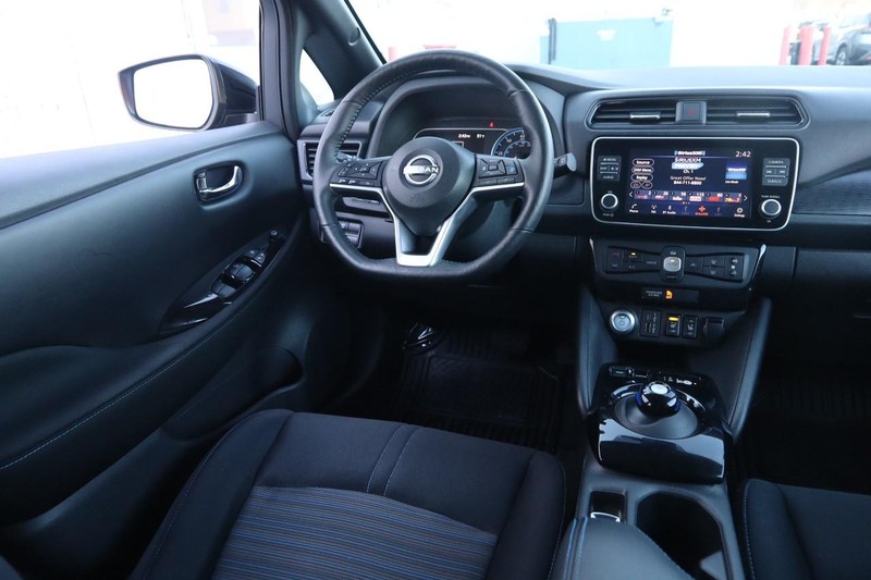 Nissan LEAF Vehicle Image 20