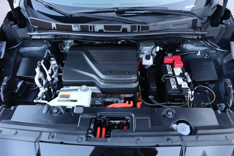 Nissan LEAF Vehicle Image 25