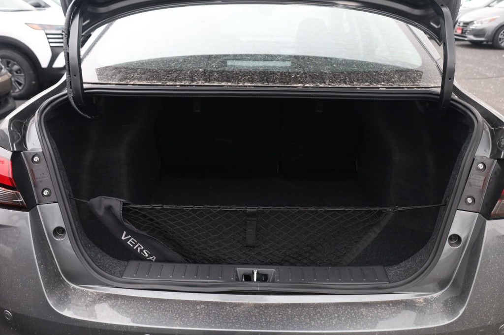 Nissan Versa Vehicle Image 07