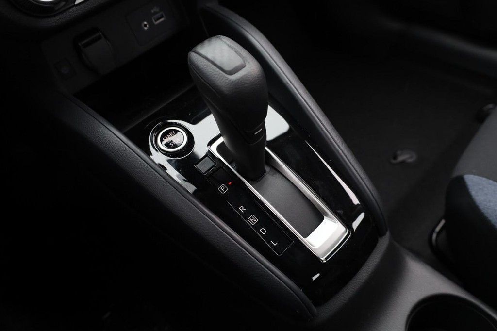 Nissan Versa Vehicle Image 15