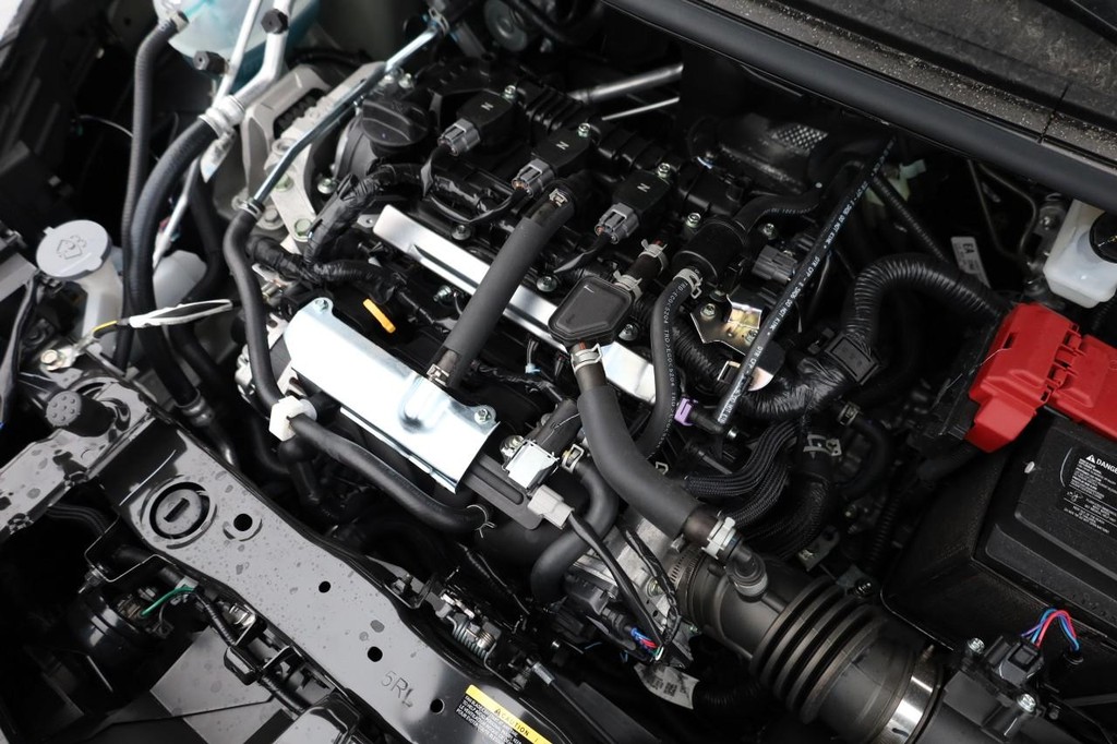 Nissan Versa Vehicle Image 24