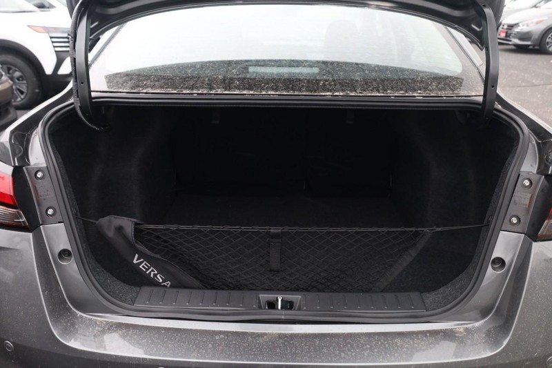 Nissan Versa Vehicle Image 07