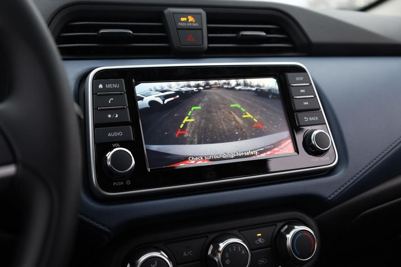 Nissan Versa Vehicle Image 12