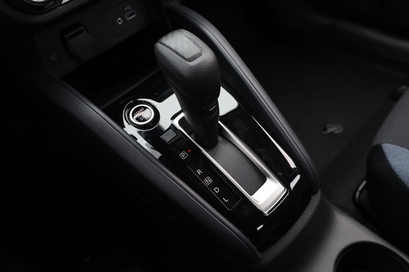 Nissan Versa Vehicle Image 15