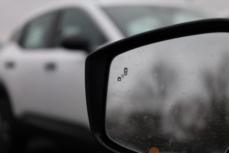 Nissan Versa Vehicle Image 18