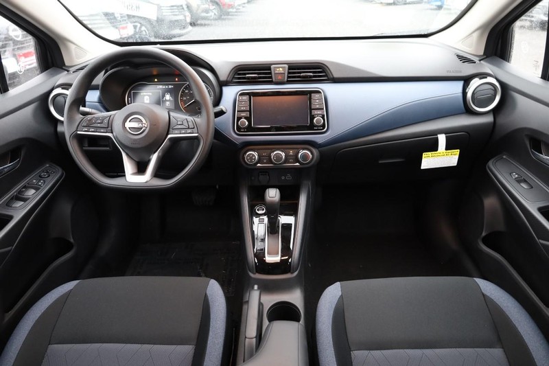 Nissan Versa Vehicle Image 21
