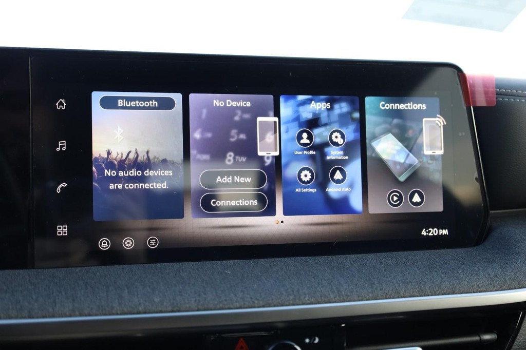 Nissan Kicks Vehicle Image 11