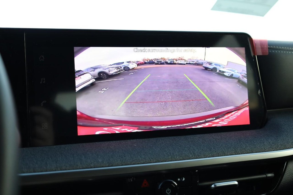 Nissan Kicks Vehicle Image 12