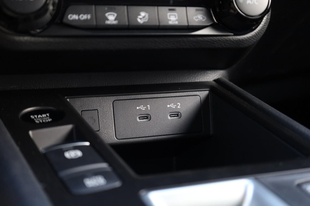 Nissan Kicks Vehicle Image 15