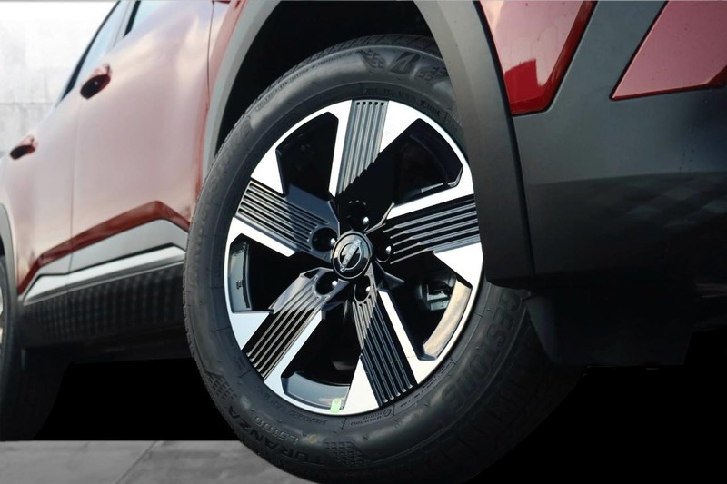 Nissan Kicks Vehicle Image 03