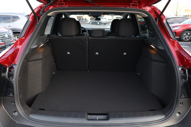 Nissan Kicks Vehicle Image 07