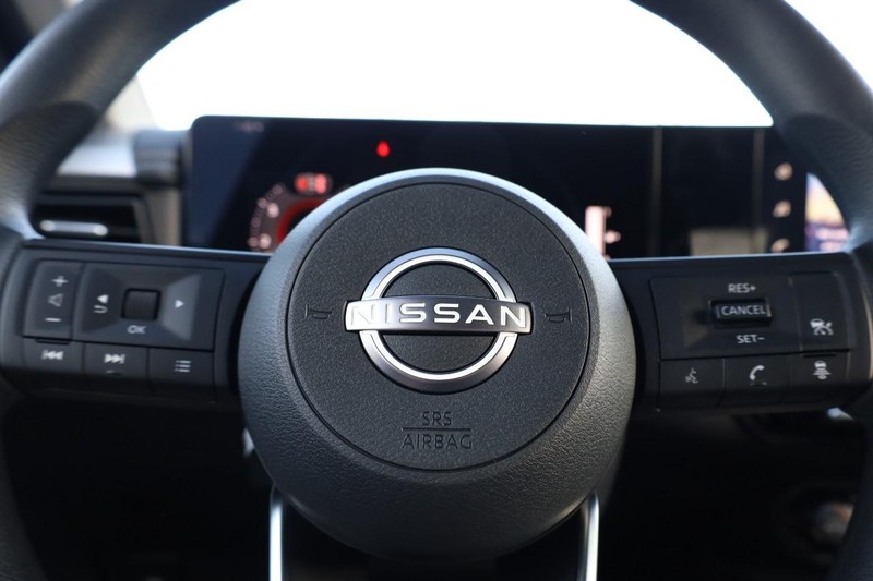 Nissan Kicks Vehicle Image 09