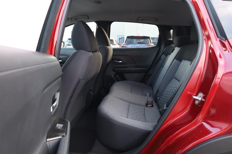 Nissan Kicks Vehicle Image 20