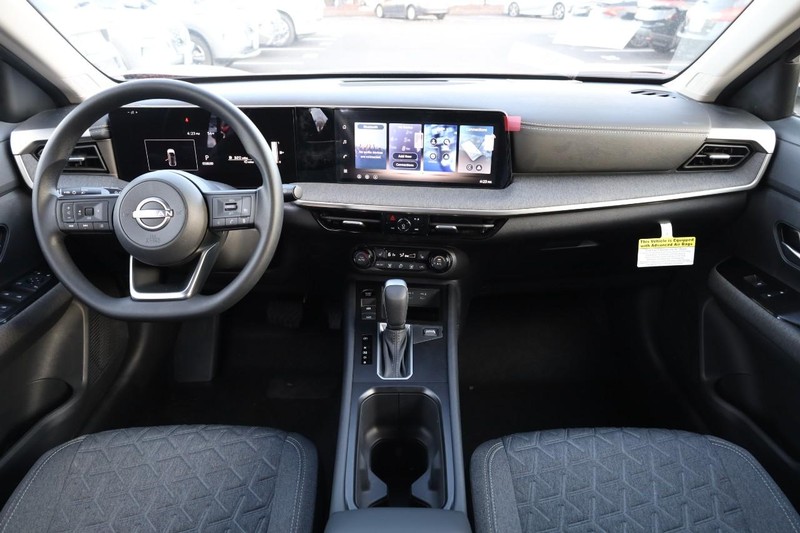 Nissan Kicks Vehicle Image 21