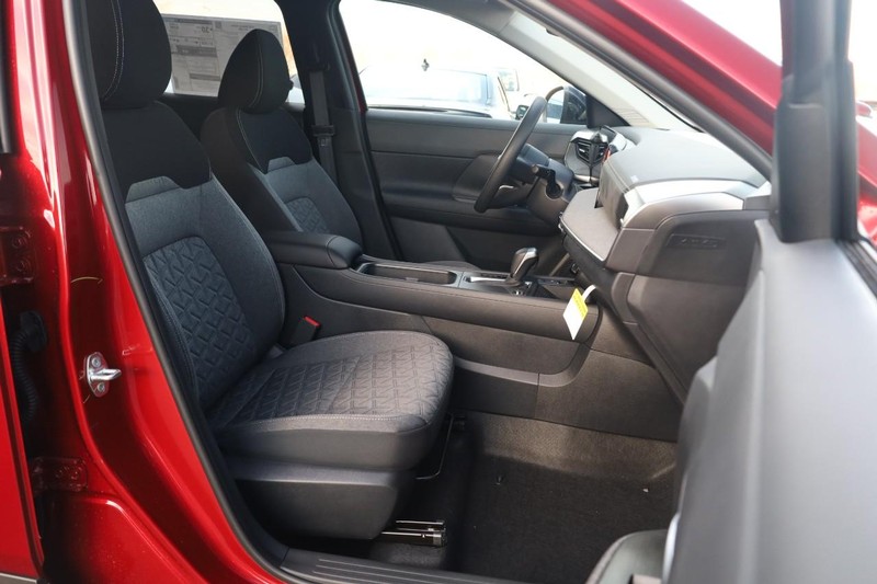 Nissan Kicks Vehicle Image 23