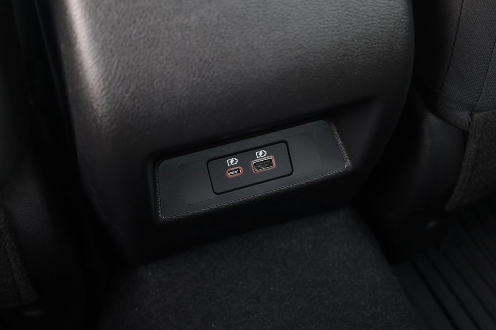 Nissan Altima Vehicle Image 20