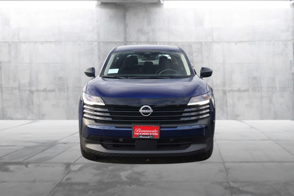 Nissan Kicks Vehicle Image 04