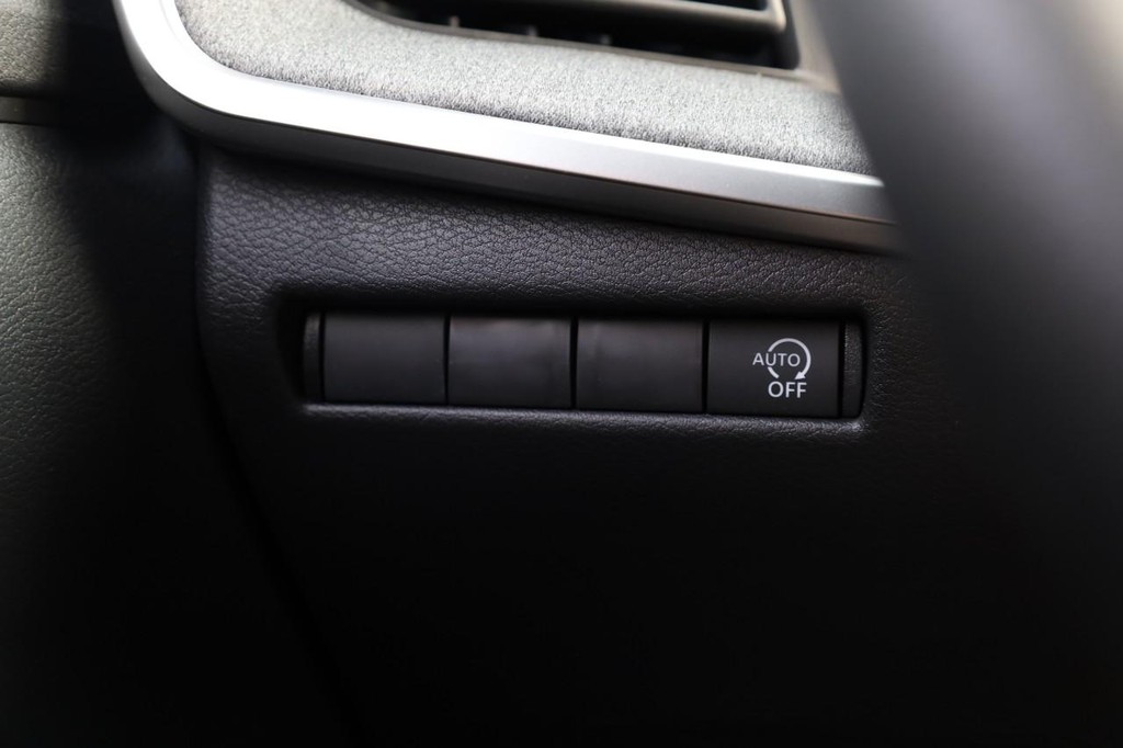 Nissan Kicks Vehicle Image 19