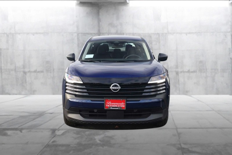 Nissan Kicks Vehicle Image 04