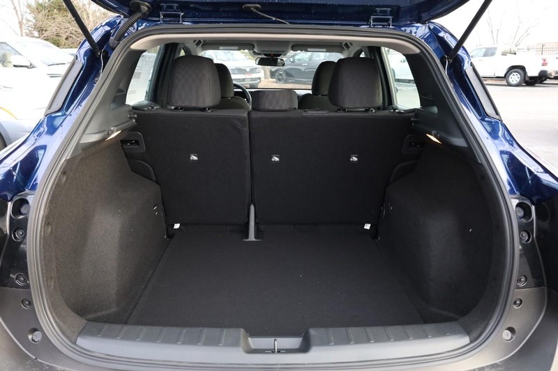 Nissan Kicks Vehicle Image 07