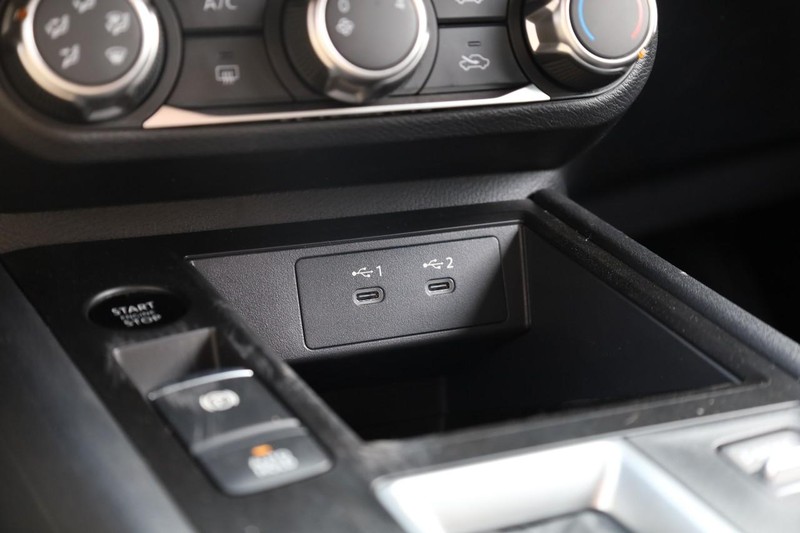 Nissan Kicks Vehicle Image 15