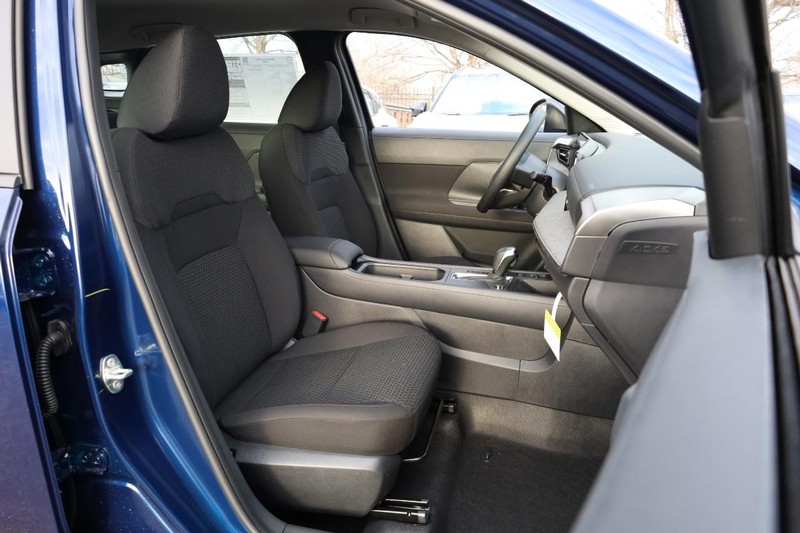 Nissan Kicks Vehicle Image 24