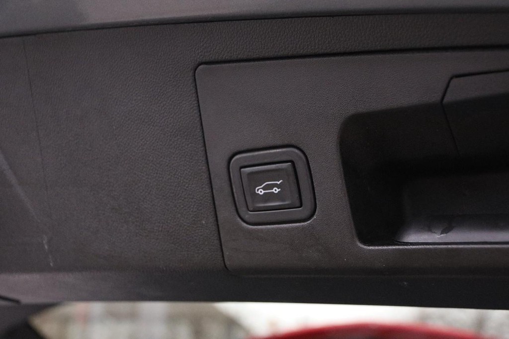 Cadillac XT5 Vehicle Image 08