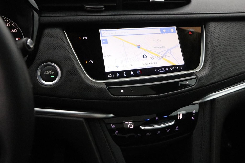 Cadillac XT5 Vehicle Image 16