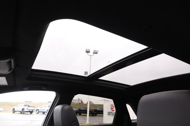 Cadillac XT5 Vehicle Image 09