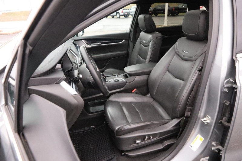 Cadillac XT5 Vehicle Image 10