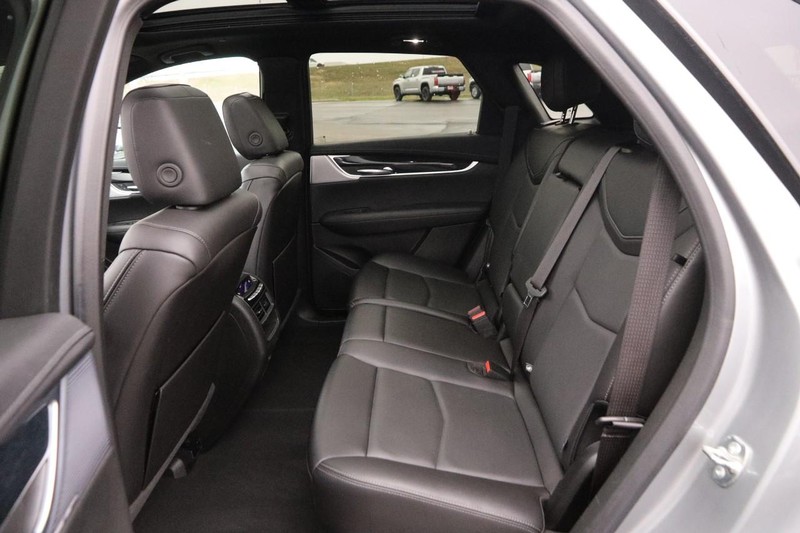 Cadillac XT5 Vehicle Image 11