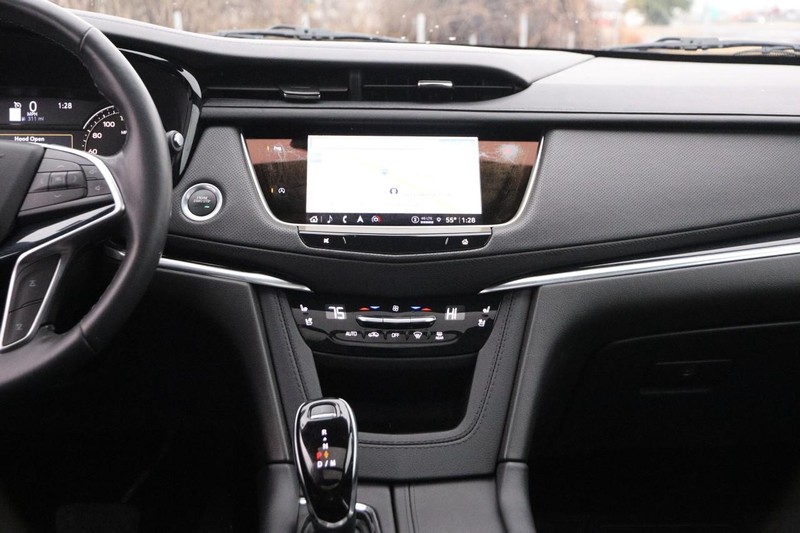 Cadillac XT5 Vehicle Image 24