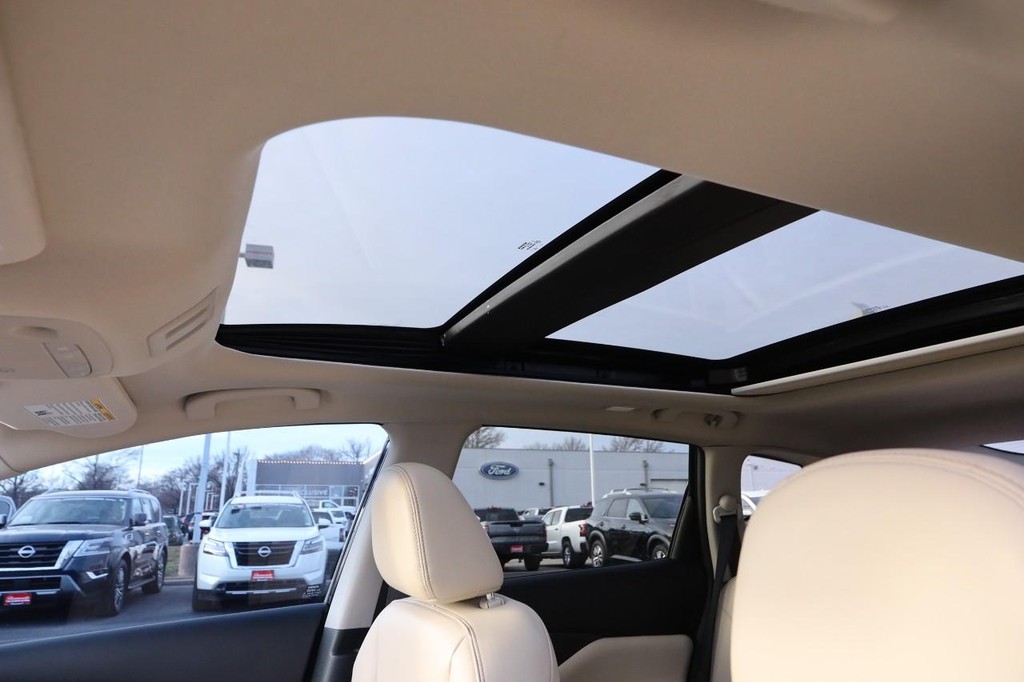 Nissan Murano Vehicle Image 09