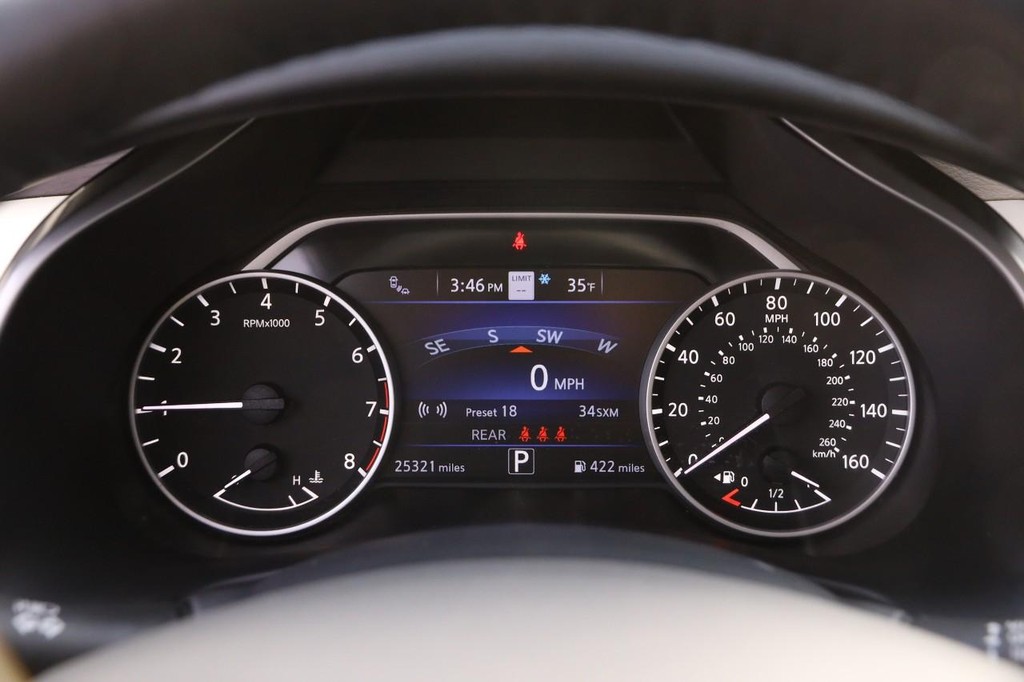 Nissan Murano Vehicle Image 15