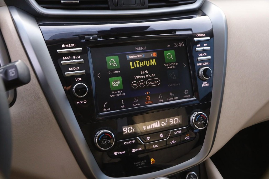 Nissan Murano Vehicle Image 17