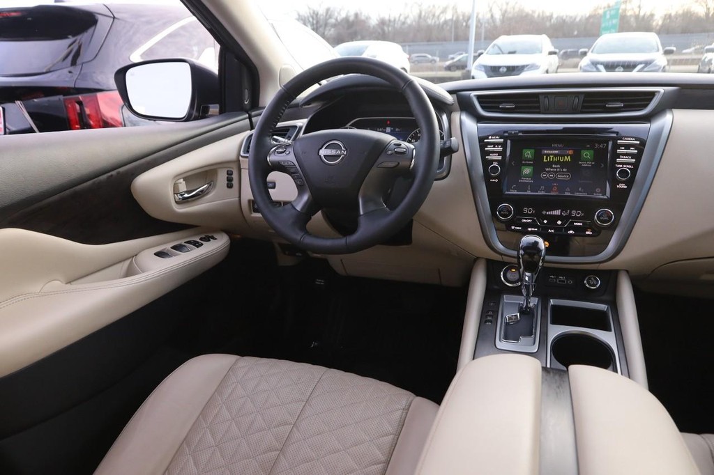 Nissan Murano Vehicle Image 23
