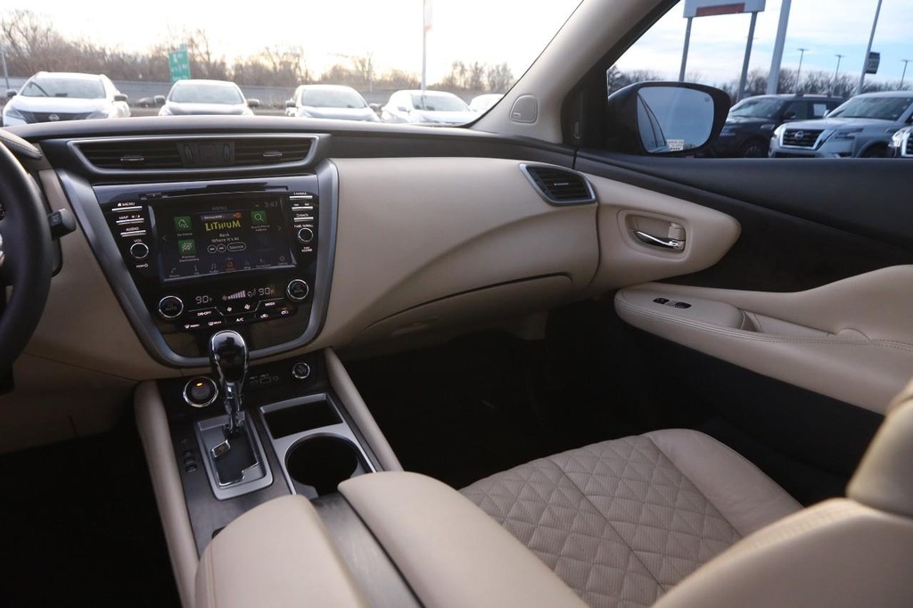 Nissan Murano Vehicle Image 26