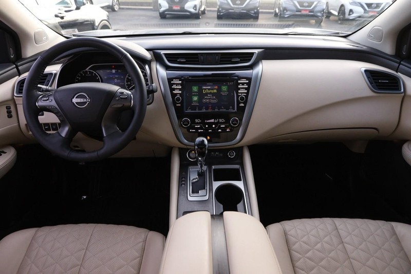 Nissan Murano Vehicle Image 22