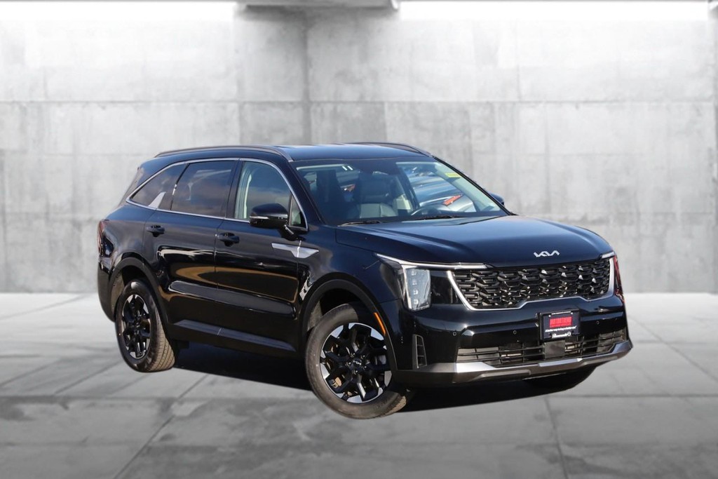 Kia Sorento Vehicle Image 02