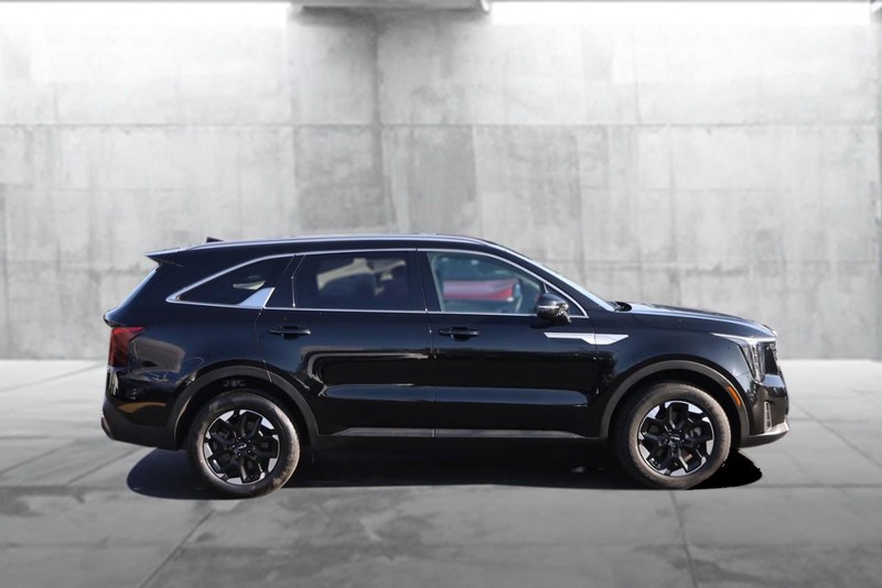 Kia Sorento Vehicle Full-screen Gallery Image 5