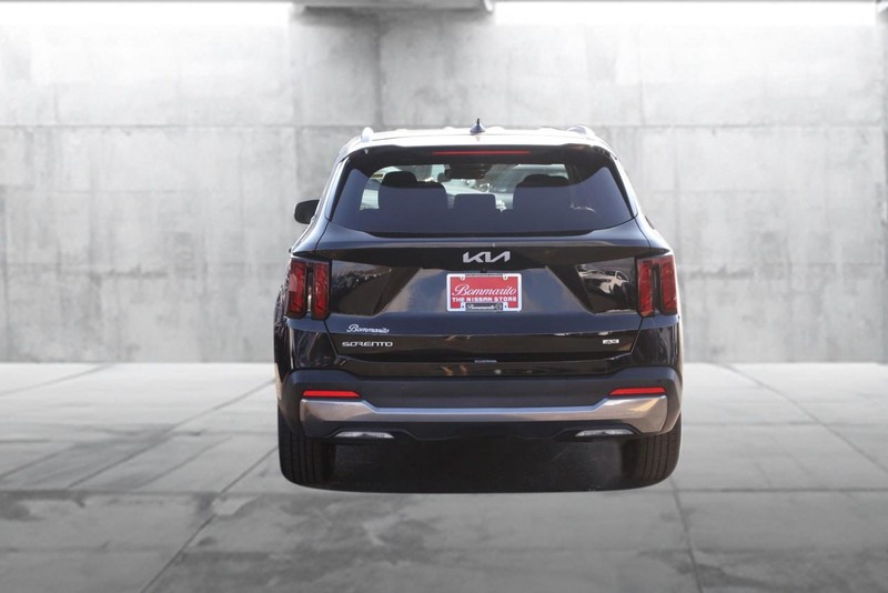 Kia Sorento Vehicle Full-screen Gallery Image 6