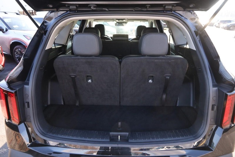 Kia Sorento Vehicle Full-screen Gallery Image 7