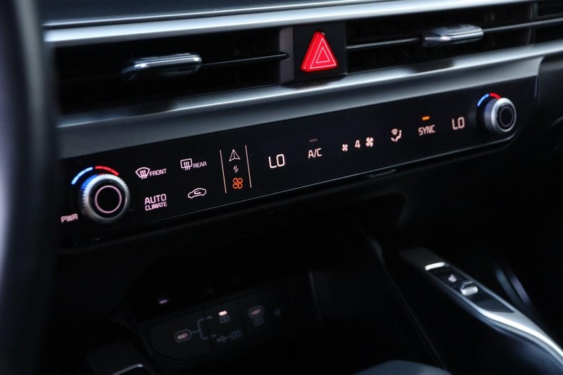 Kia Sorento Vehicle Full-screen Gallery Image 17