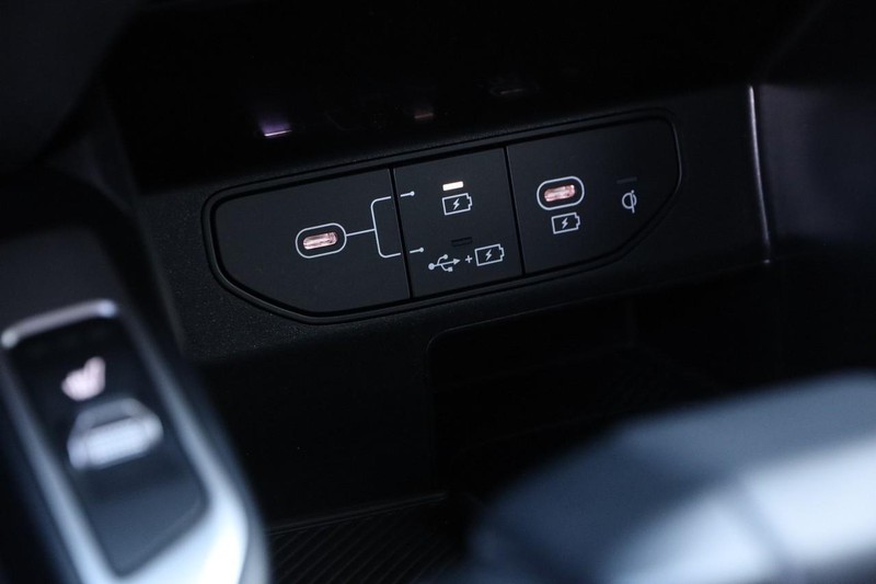 Kia Sorento Vehicle Full-screen Gallery Image 19