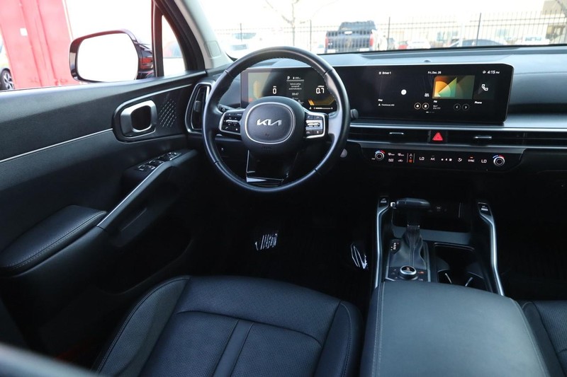 Kia Sorento Vehicle Full-screen Gallery Image 22