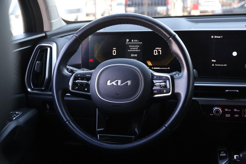Kia Sorento Vehicle Full-screen Gallery Image 23