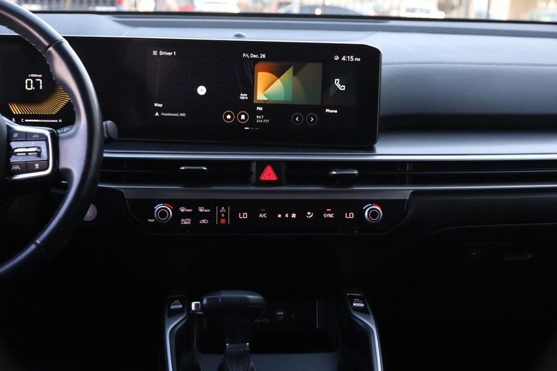 Kia Sorento Vehicle Full-screen Gallery Image 24